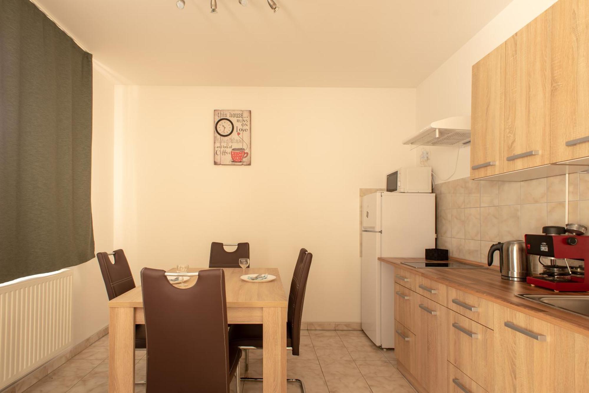 Modor Apartman Alsópáhok Extérieur photo